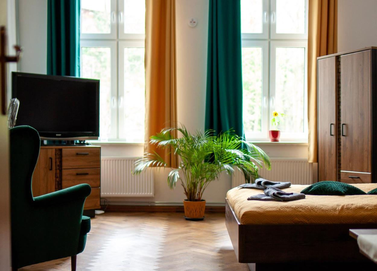 Bailey Apartment Краков Экстерьер фото